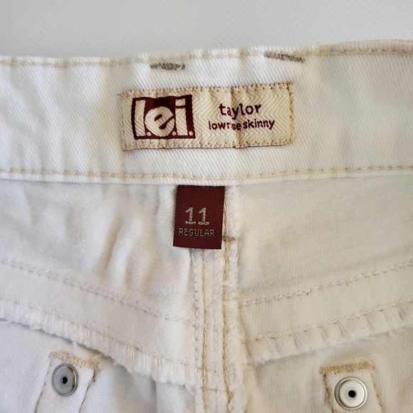 7182 * Lei Taylor Low-Rise Distressed Skinny Jeans White Denim Size 11 - Picture 3 of 14